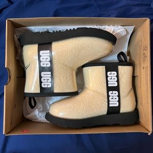 UGG Kids Classic Clear Mini II